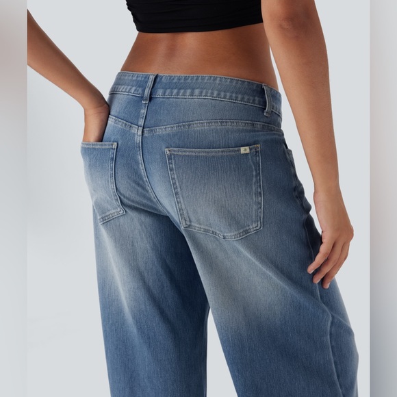 Halara Flex Asymmetric Low Rise Zipper
Pockets Baggy Wide Leg Washed Casual Jean - Picture 3 of 5